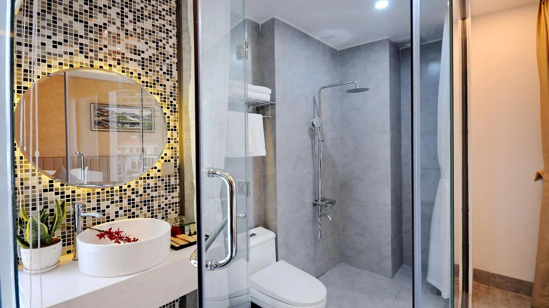 Khach San A L Bird Apartment Nha Trang